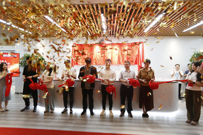 格瑞普電池領導剪彩 格瑞普電池領導剪彩